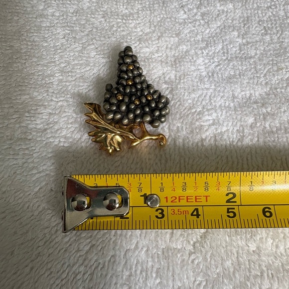 FAF Gold Plated & Pewter Grape Cluster Brooch Unisex - Picture 9 of 9